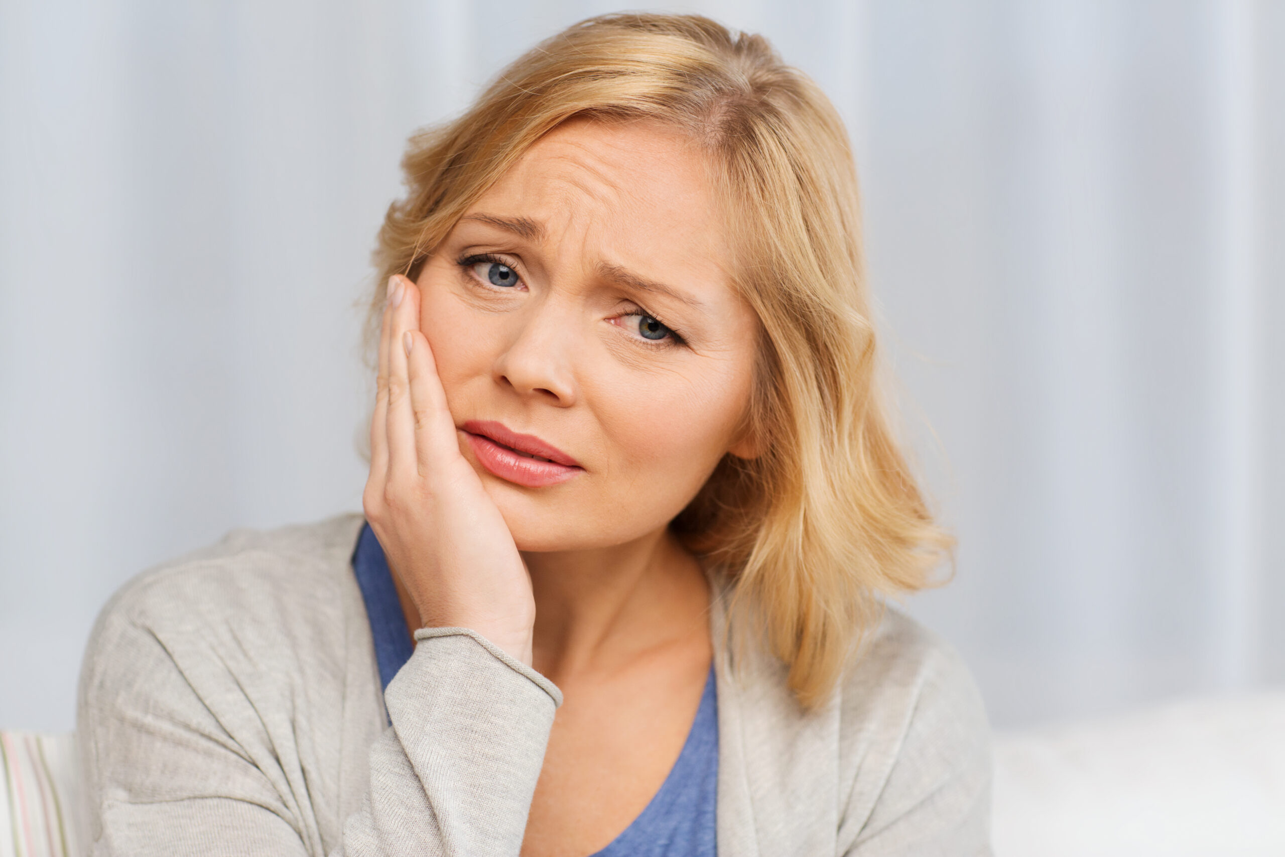 What are the Symptoms of a Dental Abscess?