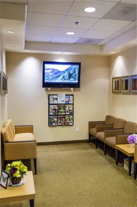 2019-08 - WaitingRoom4